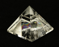 水晶ピラミッド