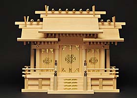 屋根違い三社造り