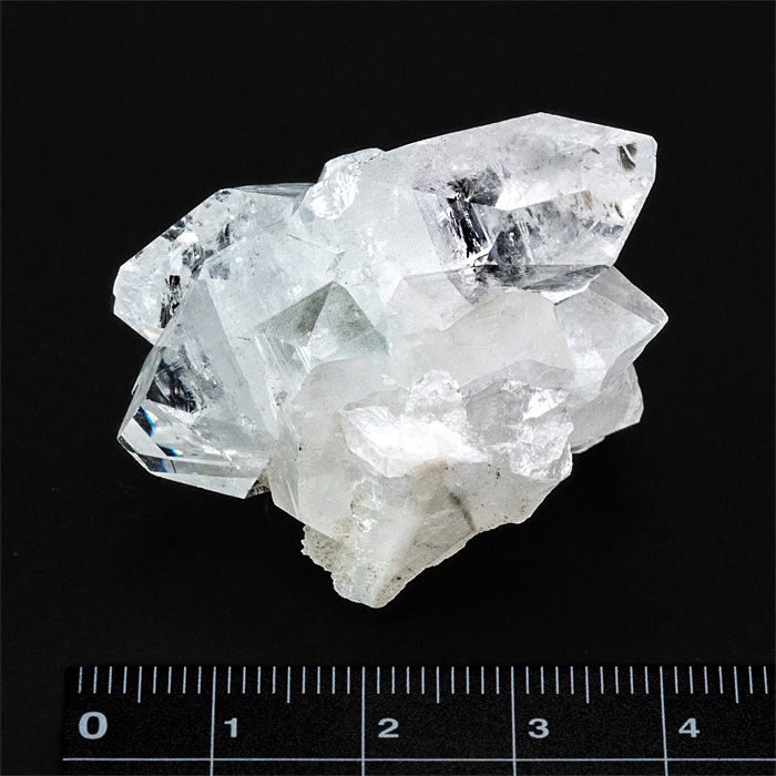 アポフィライトクラスター