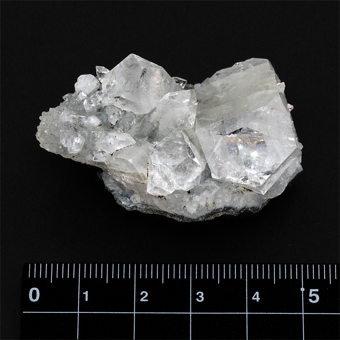 アポフィライトクラスター