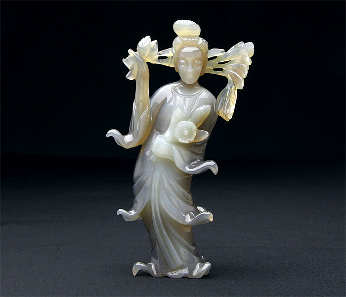 甲府彫刻 天女 （瑪瑙）
