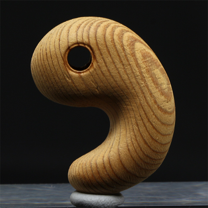 勾玉 屋久杉（無垢）