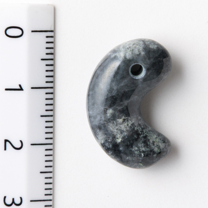 勾玉 糸魚川翡翠