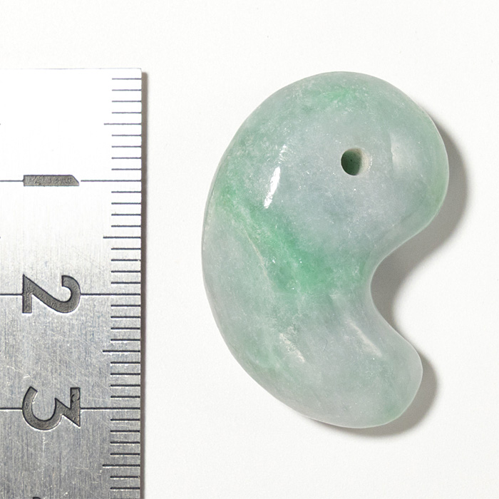 勾玉 糸魚川翡翠