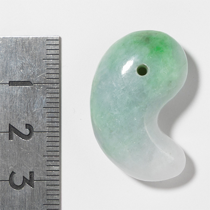 勾玉 糸魚川翡翠