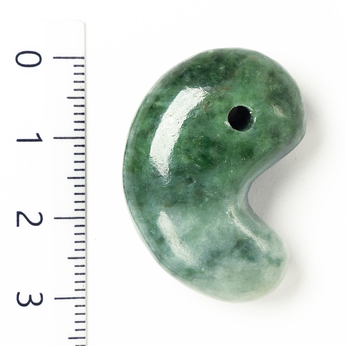 勾玉 糸魚川翡翠