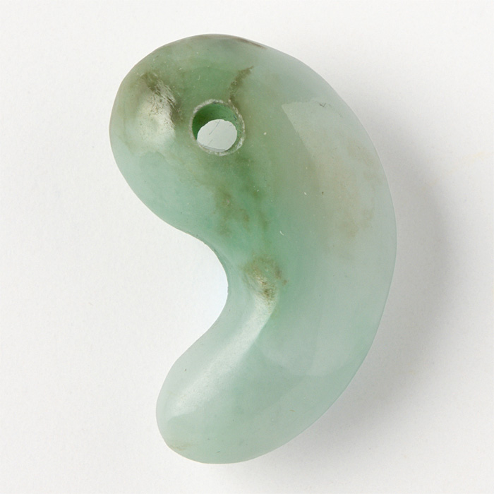 勾玉 糸魚川翡翠