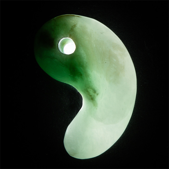 勾玉 糸魚川翡翠