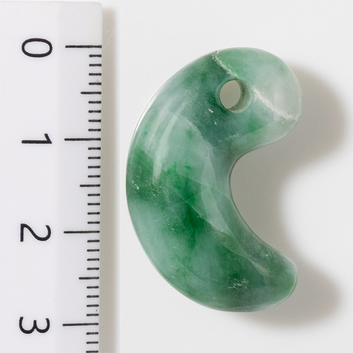 勾玉 糸魚川翡翠