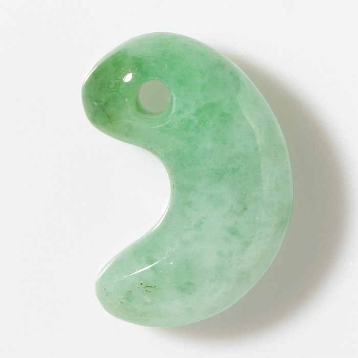勾玉 糸魚川翡翠
