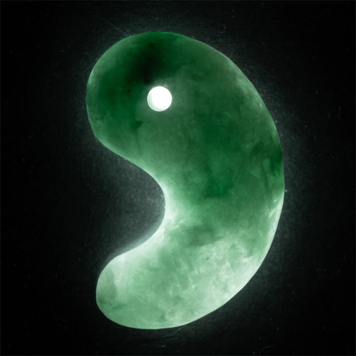 勾玉 糸魚川翡翠