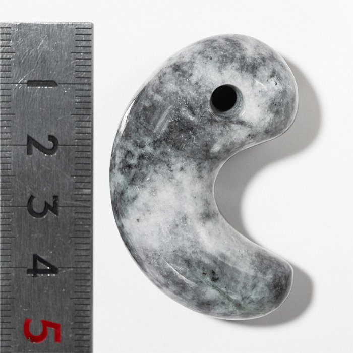 勾玉 糸魚川翡翠