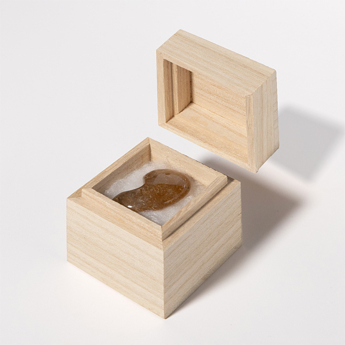 勾玉 天然水晶