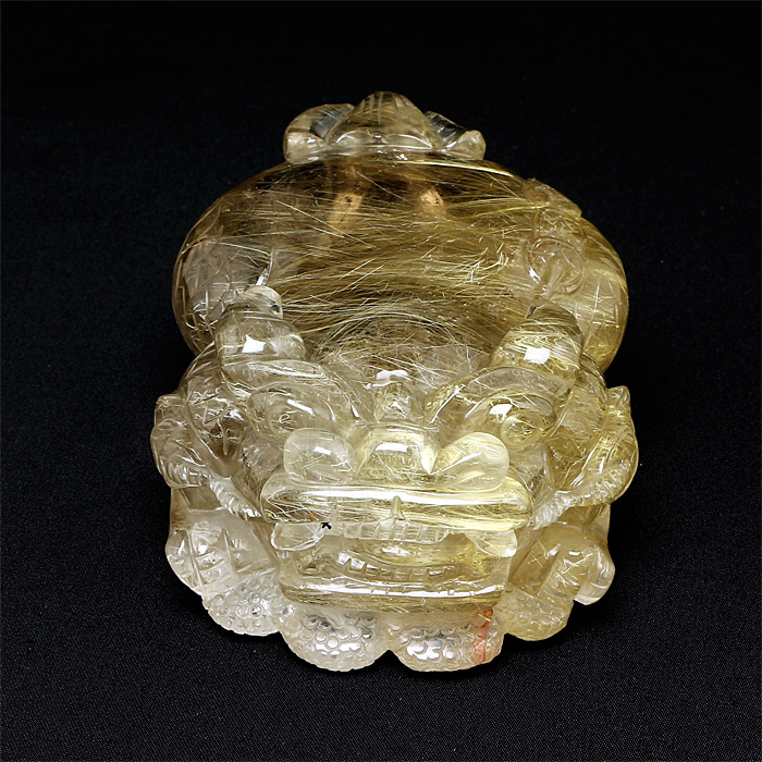 水晶彫刻 貔貅（ヒキュウ） （ルチルクォーツ）