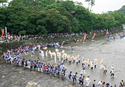 伊勢神宮内宮領川曳